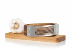 Küchenzubehör>AdHoc Knoblauchpresse braunsilberfarben