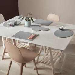 Freeform Tischset oval 45x34cm grauschwarz^ Tischsets