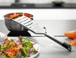 Küchenzubehör>Gefu Grobreibe 35cm schwarz