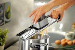 Küchenzubehör>Gefu Spätzlehobel kurze Spätzle schwarz