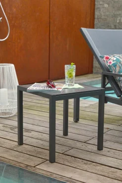 Loungetische><noscript><img width=